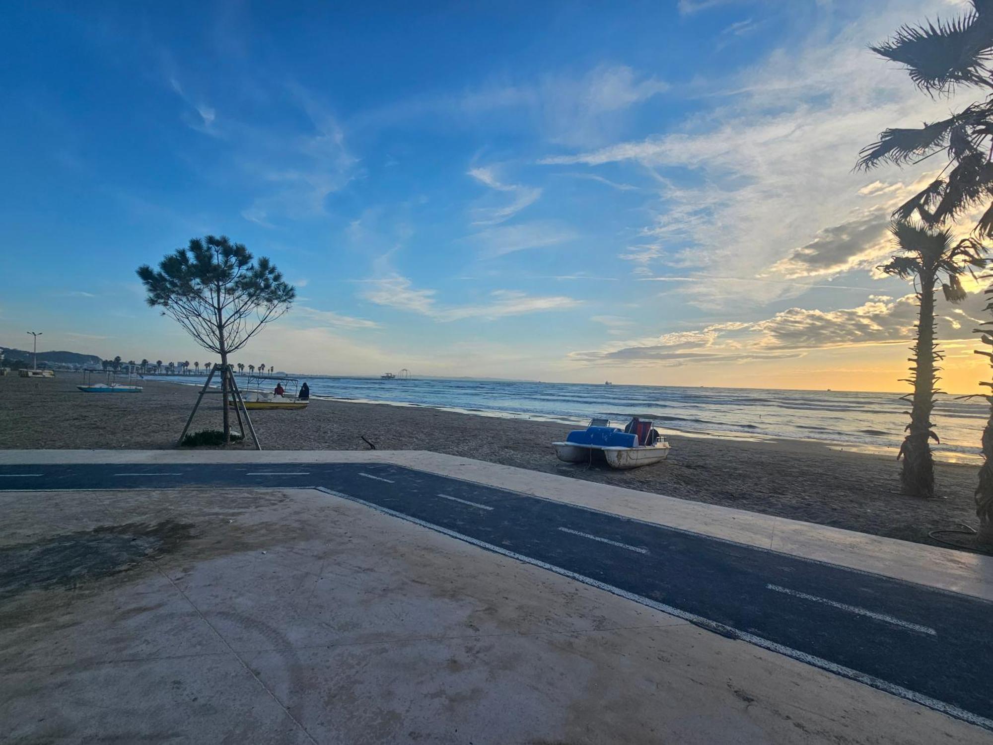 Bral 5 - Beachfront Apartamento Durrës